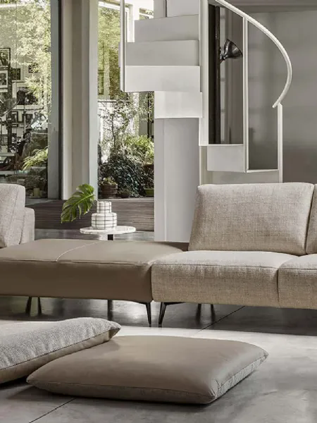 Divano con penisola Liverpool di Rosini Divani