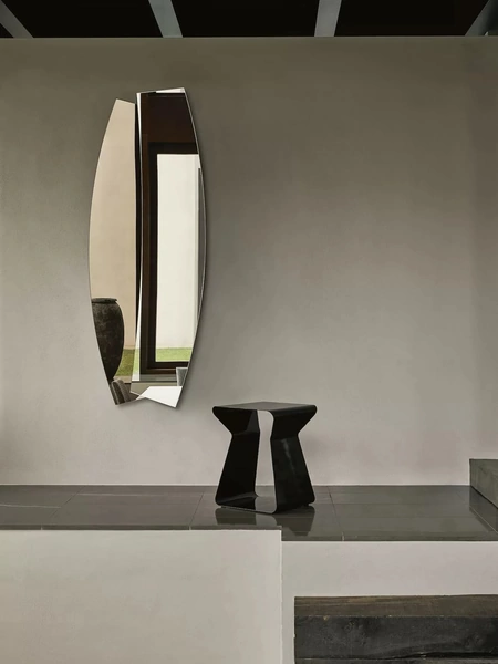 Specchiera sagomata argento e bronzo Double di Bontempi