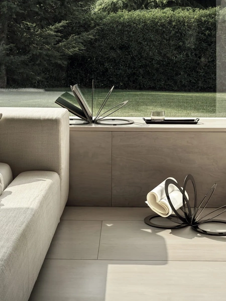 Portariviste Fan uin acciaio laccato di Bontempi