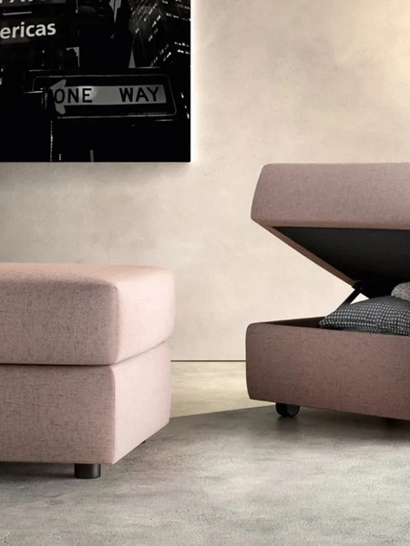 Pouf contenitore in tessuto Fly di Doimo Salotti