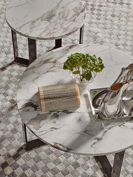 Tavolino rotondo con top in marmo Gatwick di Rosini Divani