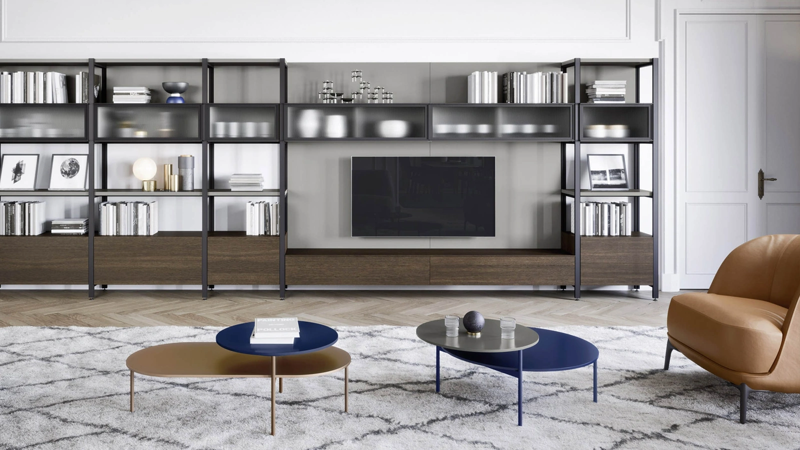 Tavolino con due piani posti ad altezze diverse Kin in laccato e metallo di Novamobili