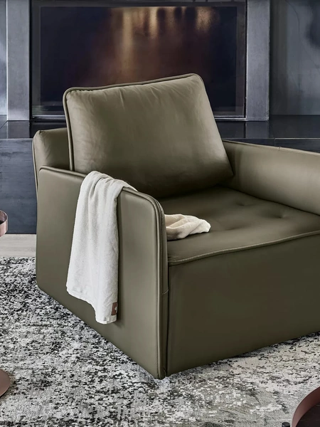 Tavolino Lift con top in cristallo e struttura in acciaio laccato di Bontempi