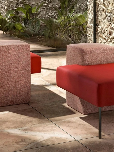 Pouf di design in tessuto Mark di Doimo Salotti