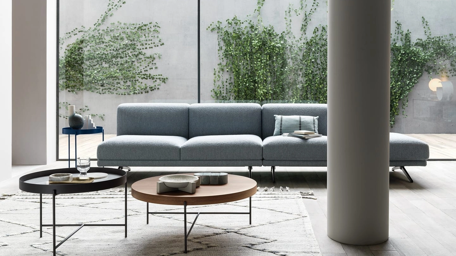 Tavolino rotondo Globe in legno o laccato di Novamobili