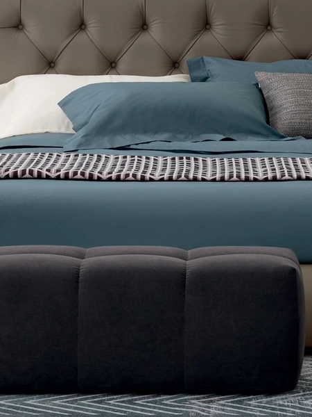 Pouf Piggy in tessuto trapuntato di Oggioni