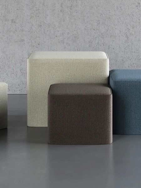 Pouf in tessuto disponibile in cinque misure diverse Porter di Doimo Salotti