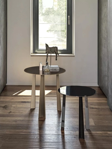 Tavolino Tao in metallo laccato di Bontempi