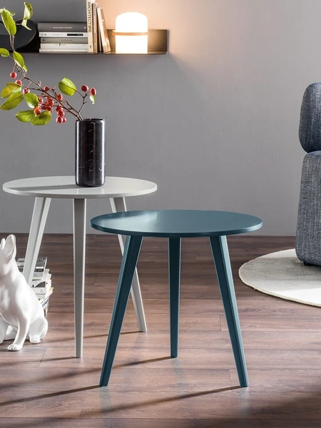 Tavolino rotondo in laccato opaco Trio di Novamobili