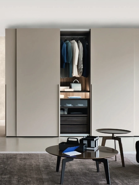 Armadio Anta Liscia Scorrevole Maniglia Assisa in laccato opaco Corda di Sangiacomo