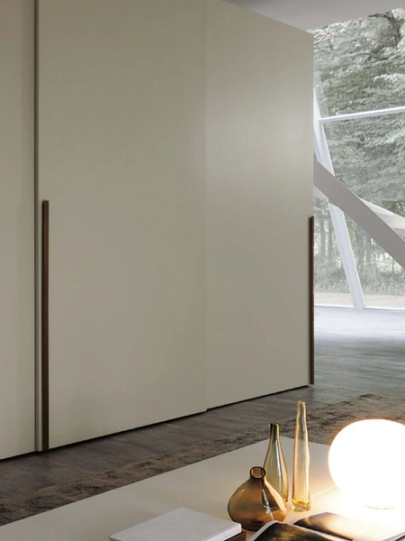 Armadio Anta Liscia Scorrevole Maniglia Wood in laccato opaco di Sangiacomo