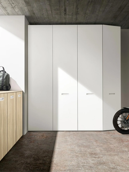 Armadio Intermezzo per garage in laccato Bianco opaco di Adok