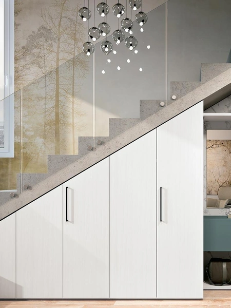 Armadio con ante battenti per sottoscala Composizione 35 di Ferrimobili