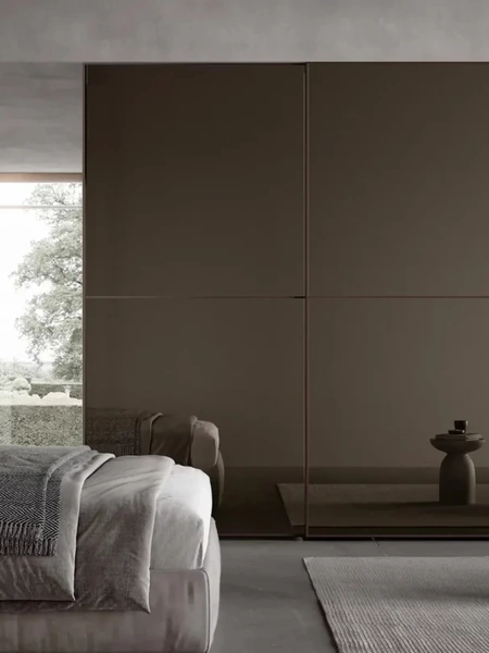 Armadio Atelier con ante scorrevoli Square a specchio color Bronzo di Adok