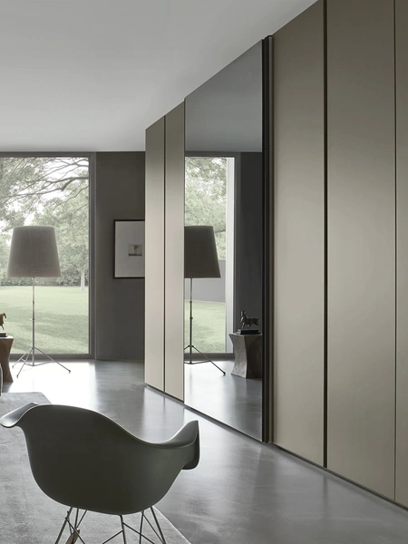 Armadio Breccia Visone ad ante battenti con anta a specchio scorrevole di Sangiacomo