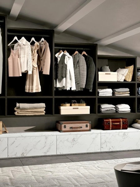 Cabina Armadio su misura per mansarde in melaminico e materico effetto marmo Look 26 di Ferrimobili