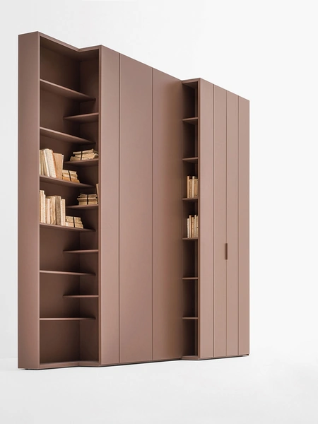 Armadio con ante battenti Freedhome in laccato opaco Cambio di Profondità di Caccaro