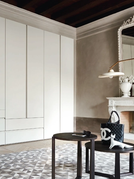 Armadio con ante battenti in laccato opaco Collage di Sangiacomo