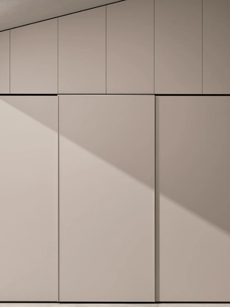 Armadio su misura per mansarde con ante scorrevoli Composizione 28 di Ferrimobili