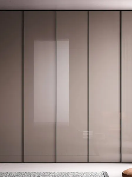 Armadio con ante battenti Kristal in vetro laccato di Dielle Modus