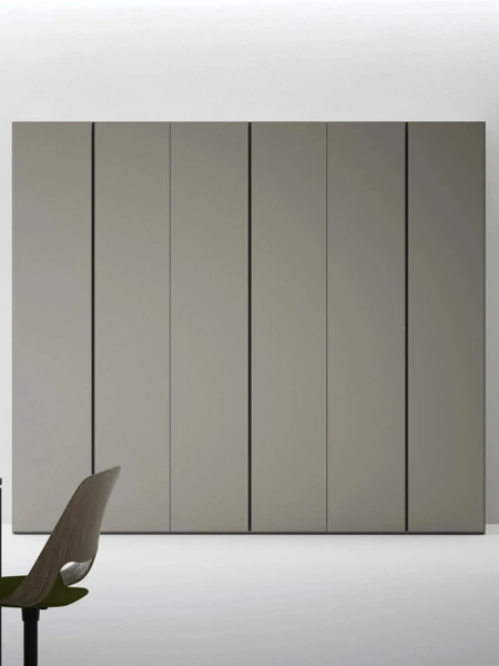 Armadio con ante battenti Freedhome Flat di Caccaro