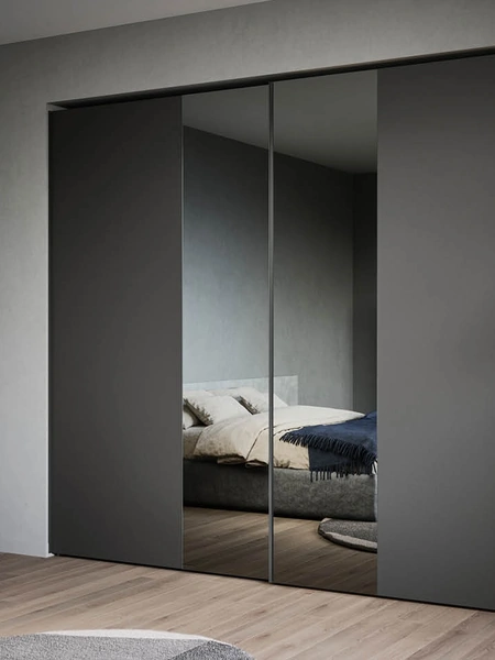 Armadio Offset con anta scorrevole di Novamobili