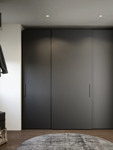 Armadio a incasso con anta scorrevole Thick in laccato opaco di Novamobili