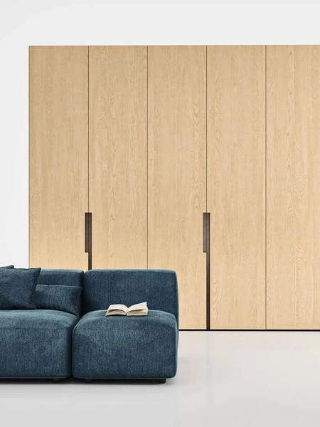 Armadio Unika in legno di Novamobili