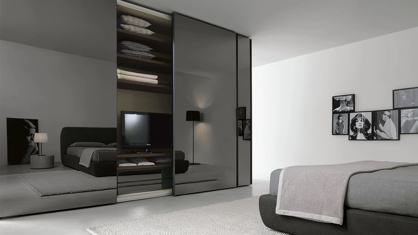 Armadio con ante scorrevoli in Vetro Vitria di Sangiacomo