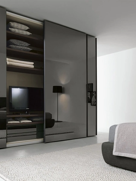 Armadio con ante scorrevoli in Vetro Vitria di Sangiacomo