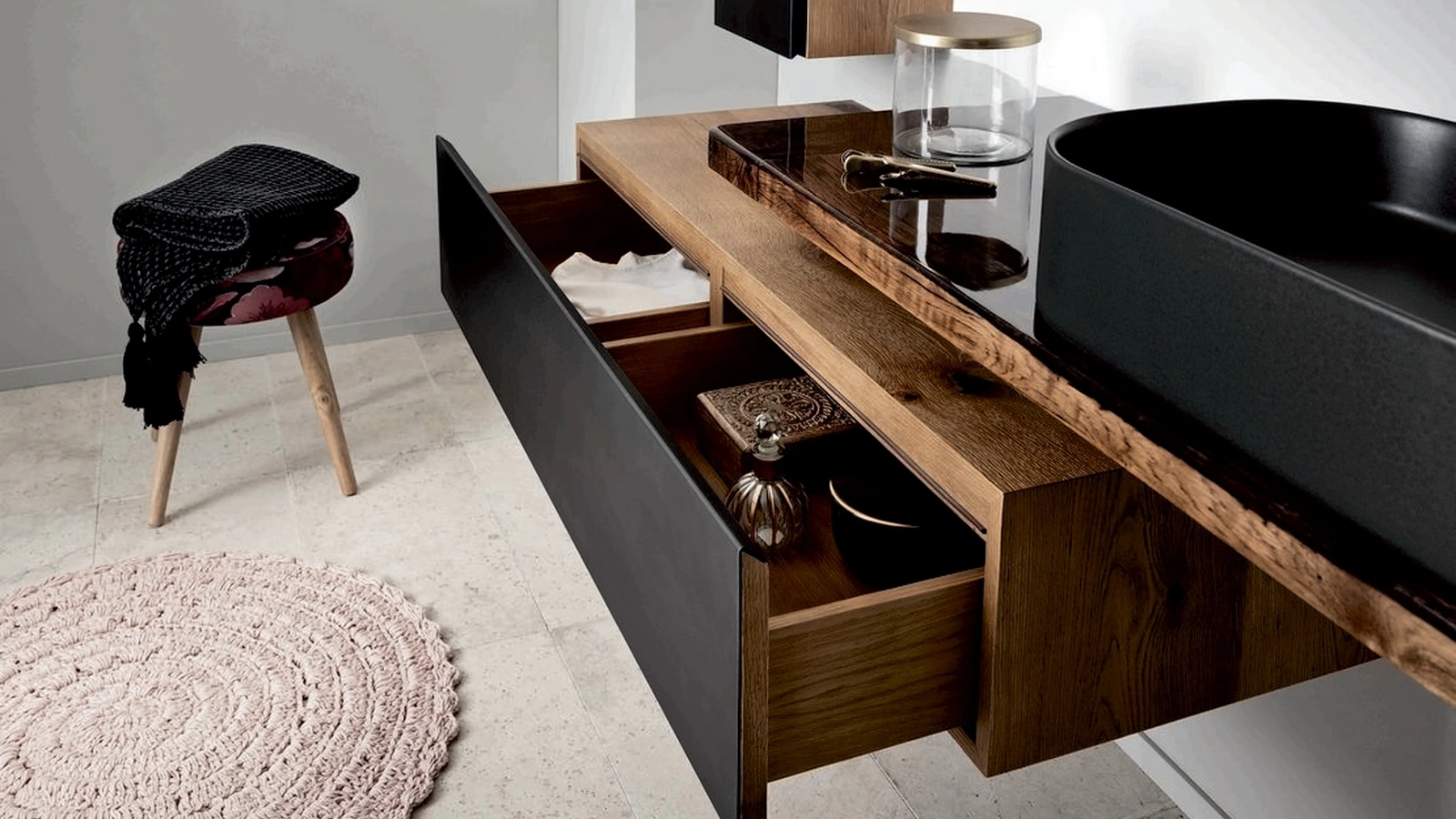 Mobile da Bagno sospeso con top in resinato Gap 02 di Alta Corte