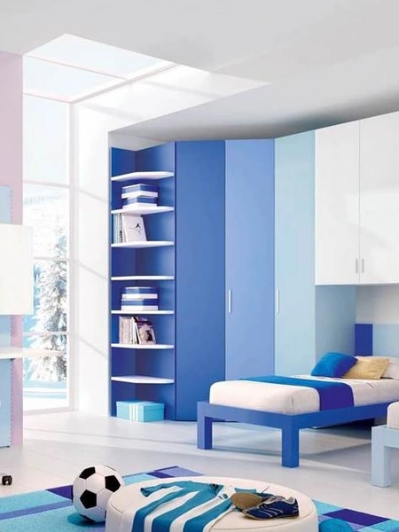 Cameretta per Ragazzi 639 a ponte con due letti e parete attrezzata a studio con scrivania di Ferrimobili