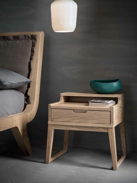 Comodino moderno in rovere massello Clover di Alta Corte