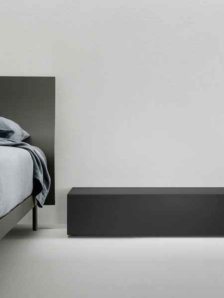 Comodino basso Filnox di Caccaro