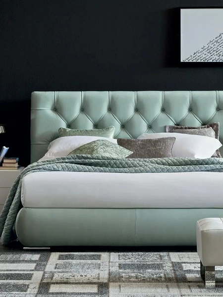 Letto in pelle Jubilee con box contenitore di Oggioni