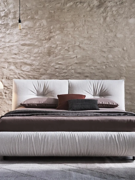 Letto in tessuto imbottito Kumo di Twils