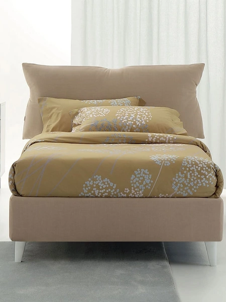 Letto singolo in tessuto imbottito con testiera Dan di Oggioni