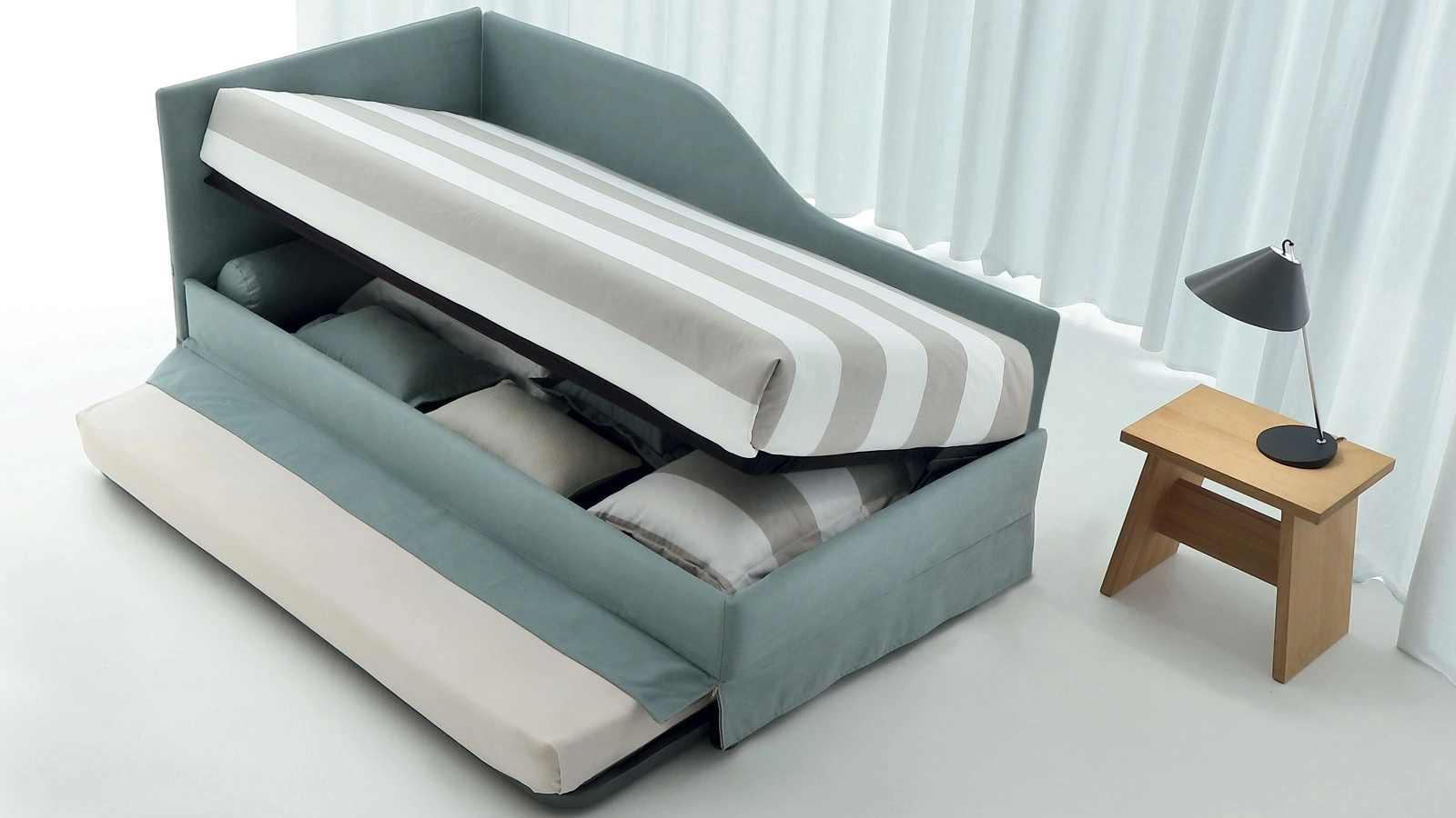 Daybed singolo in tessuto con letto estraibile e contenitore Golf 331 di Oggioni