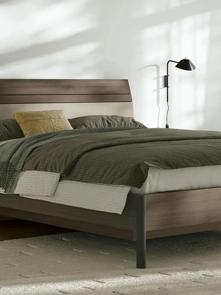 Letto matrimoniale in nobilitato effetto legno con testiera Trendy di Dielle Modus