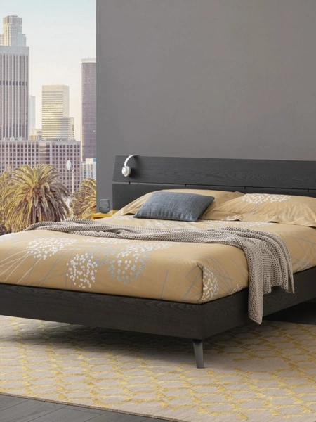 Letto in legno Vanquish Flap con testiera a doghe di Oggioni