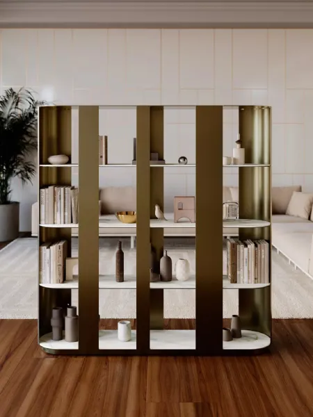 Libreria divisoria Helena in metallo laccato con ripiani in SuperMarmo di Bontempi