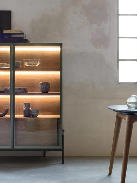 Madia Alta Belt 01 in vetro e legno di Novamobili