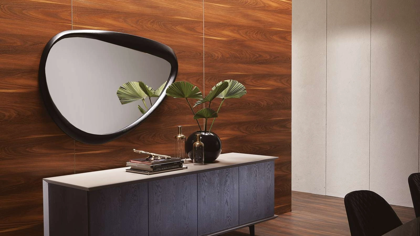 Madia in legno di Rovere Wild Carbone e piedini in metallo Brera di Ozzio