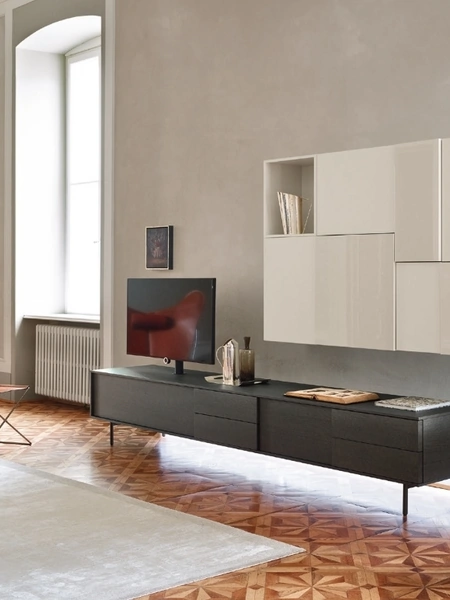 Parete Attrezzata Lampo L6C12 con pensile in laccato opaco e lucido e base in impiallacciato Rovere grigio di Sangiacomo