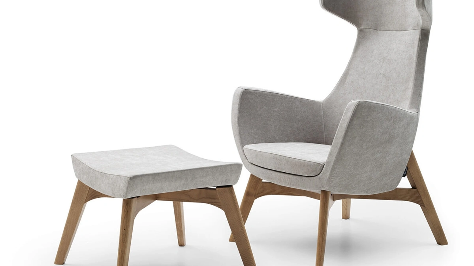 Poltrona Nuage con base in legno di Confort Line