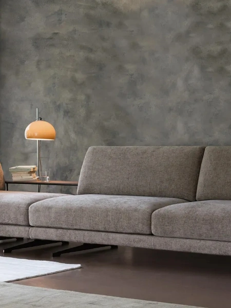 Divano lineare in tessuto Gregory di Doimo Salotti