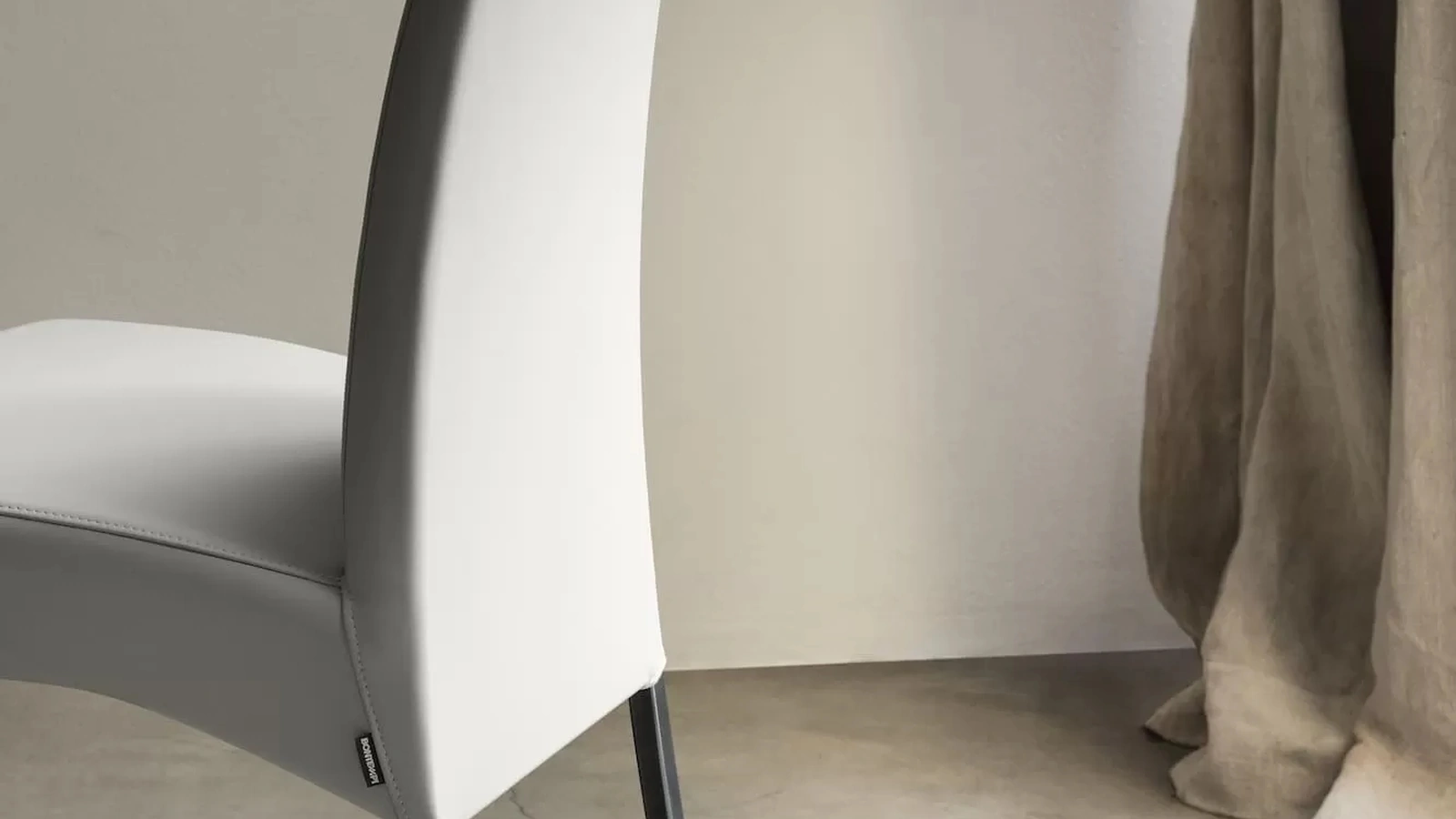 Sedia Aida in ecopelle di Bontempi