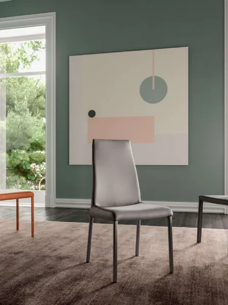 Sedia imbottita rivestita in pelle Blitz di Ozzio