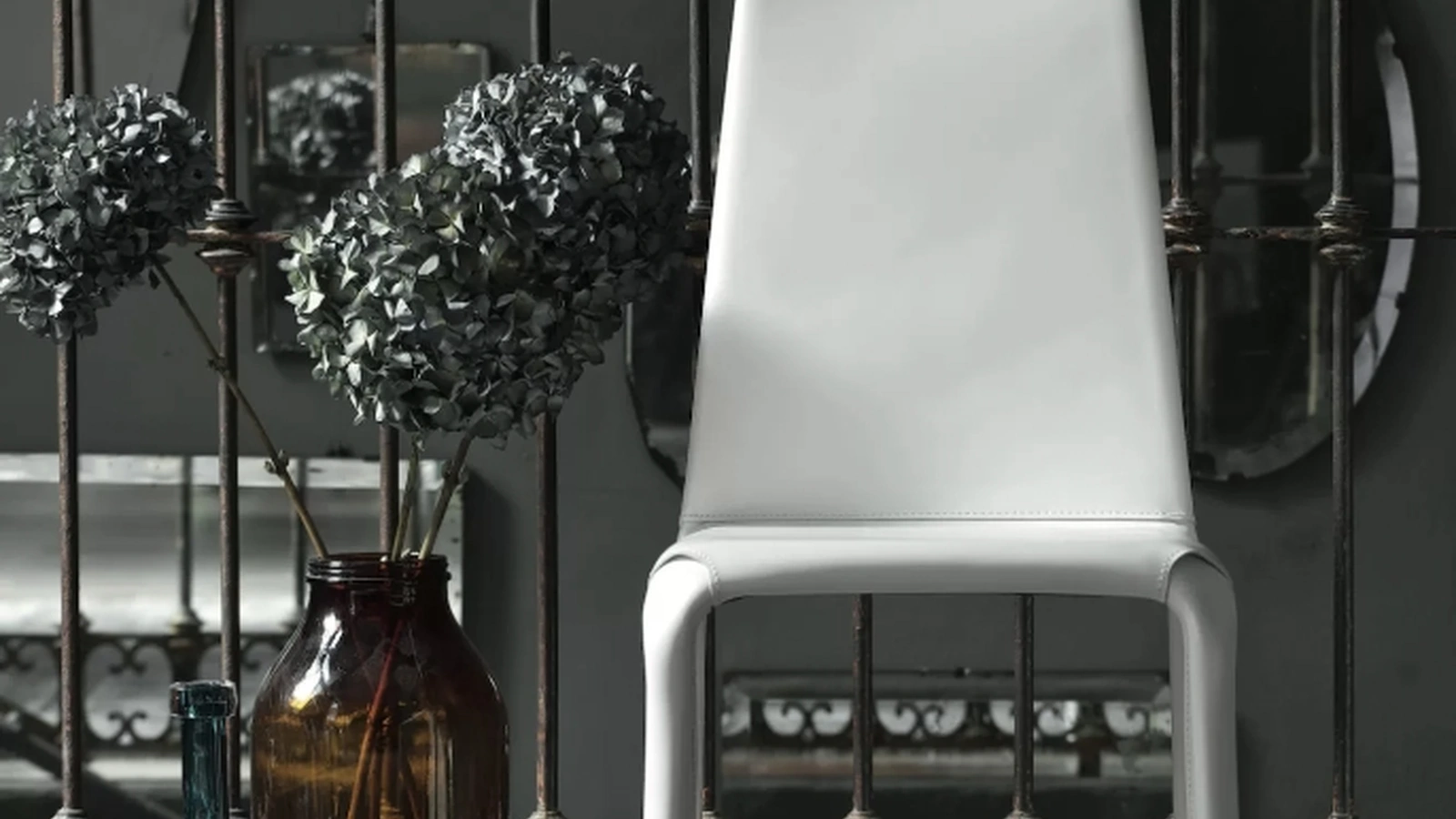 Sedia Alice completamente rivestita in cuoio di Bontempi