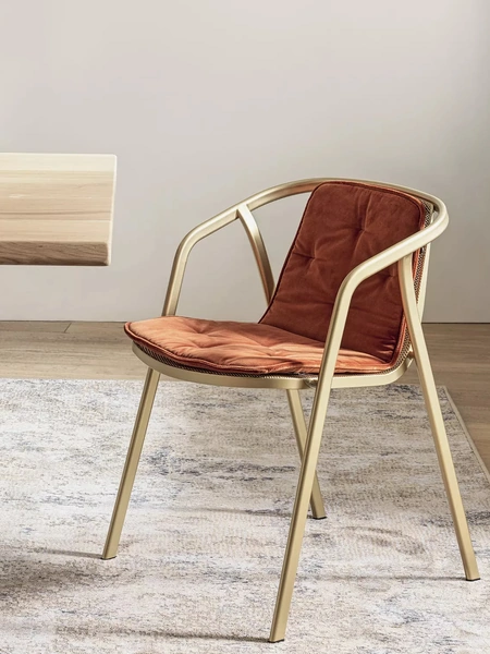 Sedia Ines in metallo laccato di Bontempi